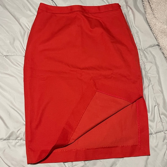 NWT Banana Republic Red Pencil Skirt  size 2 - Picture 4 of 6